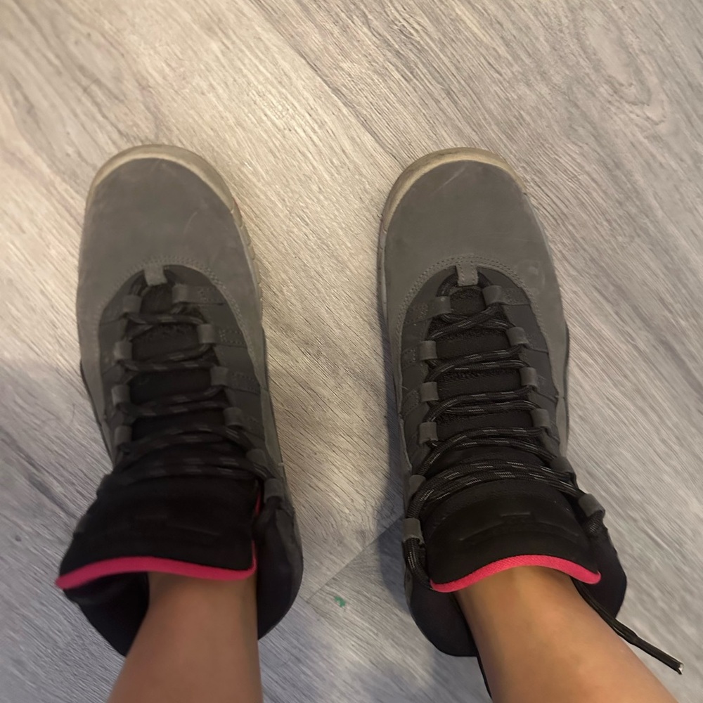 Jordan Gray and Black Sneakers Versatile Athletic Design